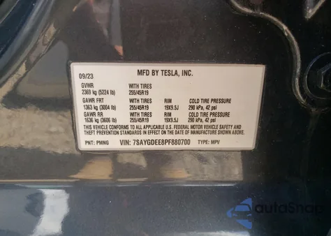 2023 Tesla Model Y z USA, uszkodzony, nr VIN 7SAYGDEE8PF880700